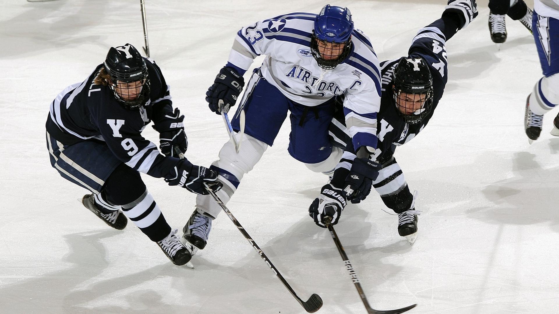 中国冰壶队世锦赛表现亮眼 新生代选手展现强大潜力